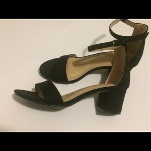 Bella Marie Women’s Strappy Open Toe Block Heel